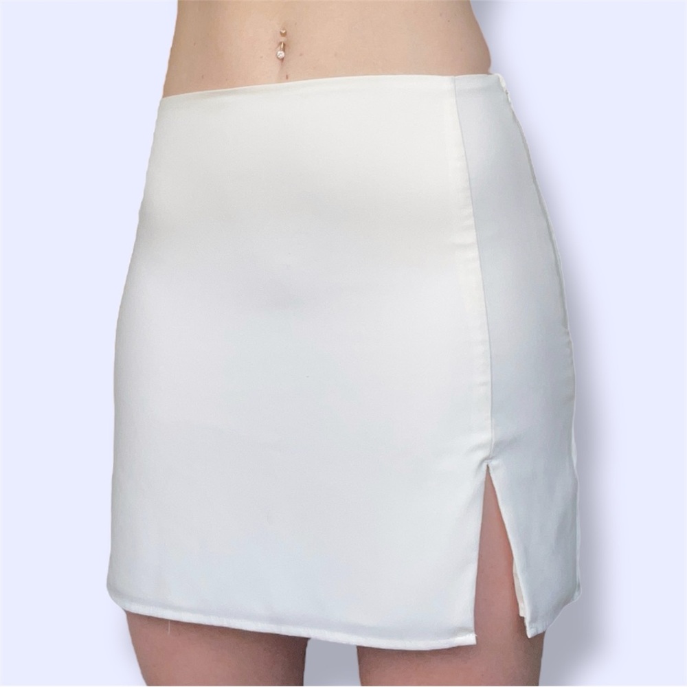 Abercrombie & Fitch Cream Mini Skirt with Side Slit